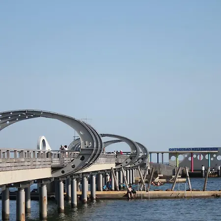 Strandlaeufer Im Kirschgarten * Kellenhusen